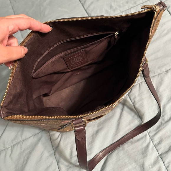 Coach Tote Bag - Picture 6 of 8